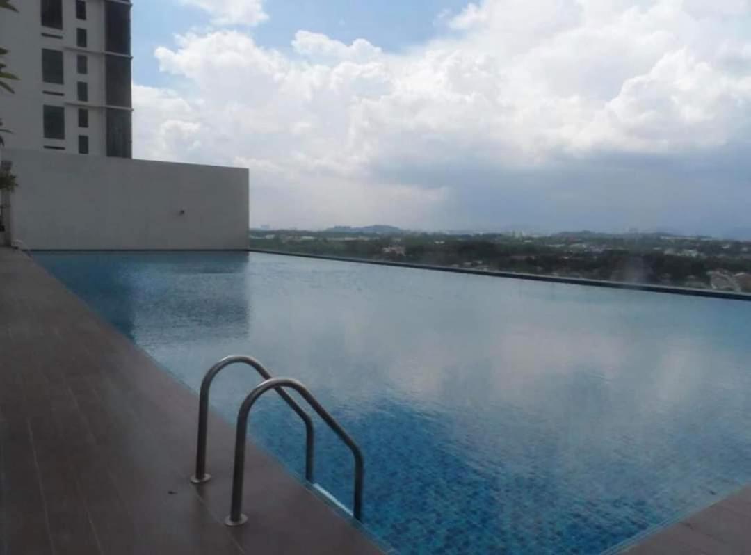 Mhb 30 Sulte Evo Soho Bandar Baru Bangi Free Netflix And Wifi Apartment Exterior photo